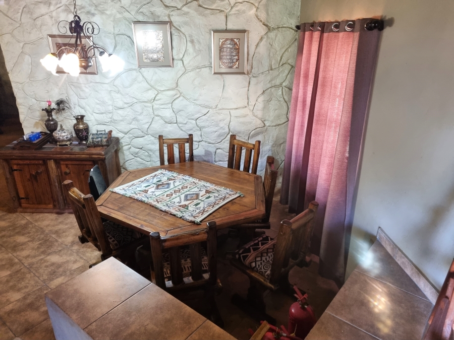 5 Bedroom Property for Sale in Swartruggens North West